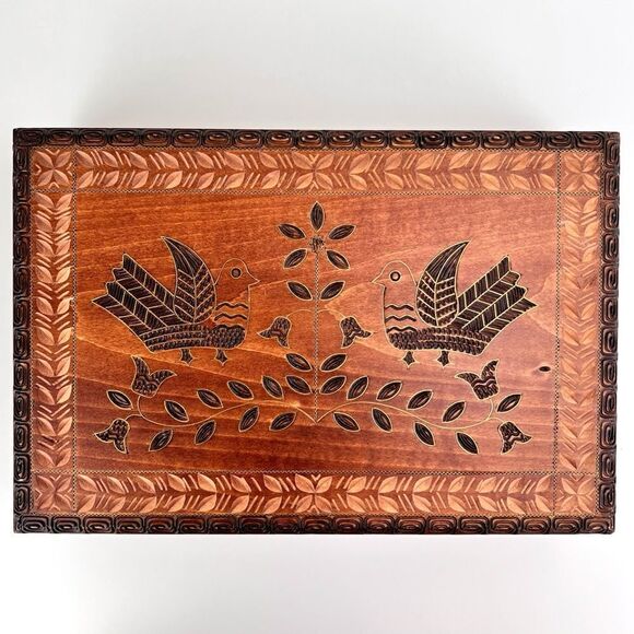 Vintage Decorative Carved Wooden Trinket Box Made In Poland - Picture 1 of 11